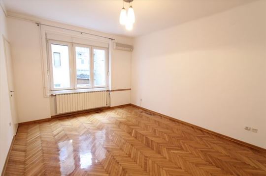 Renoviran, lep stan u srcu Skadarlije, ID 3104