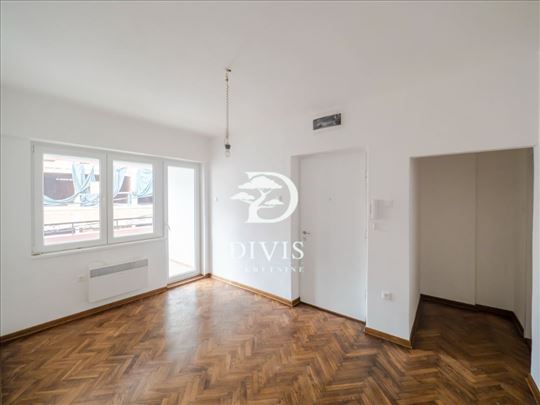 Renoviran trosoban stan, kod Zire, 73m2