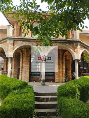 Sajlovo Prodaje Se KuĆa Od 414m2 Na Placu Od 1071m