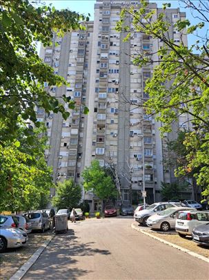Crveni Krst 3.5 72m2, uknjižen, lođa, svetao