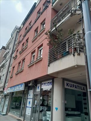 HIT ponuda! Prelep stan na Vračaru sa garažom!