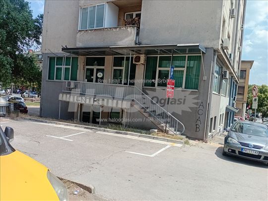 Izdaje se poslovni prostor u centru Prokuplja 