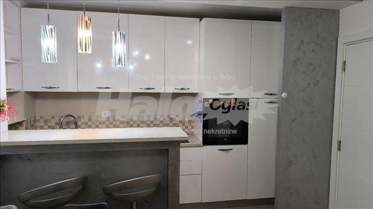 Izdajem ekstra namesten stan 45m2 