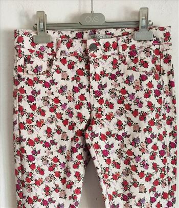 Nove Calliope skinny cvetne farke