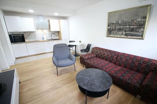 Odličan, renoviran stan, Banovo brdo, ID 3795