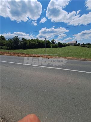 Plac Barajevo 9,32ari uz glavni put