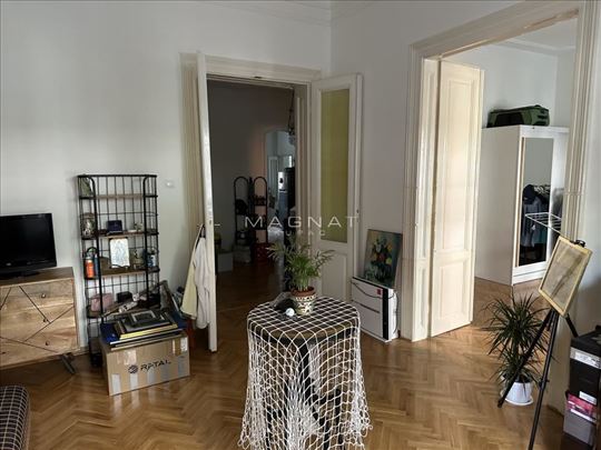 Salonski stan u najlepšem delu Vračara ID#5141
