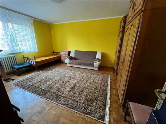 Sjajna lokacija - blizu pozorišta. Pet friendly.