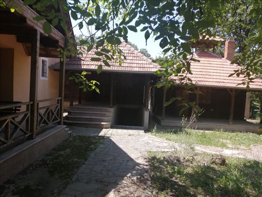 Stojnik -Slatina 145m2 11.5a