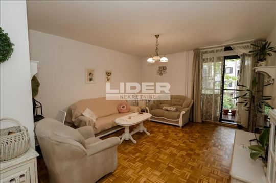 Svetao, dvostran i renoviran ID#133098