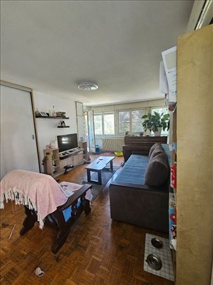 Blok 45,Kod škole i vrtića,2.5,90m2,lođa,4/13