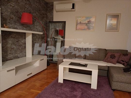 Izdavanje na duže,kompletno opremljen stan