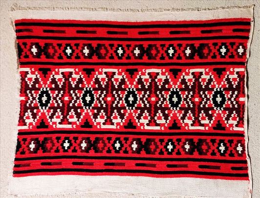 Nov bogat etno vez ručni rad 62 x 50 cm 