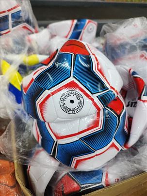 Nove fudbalske lopte