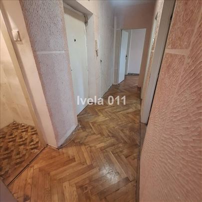 Uknjižen stan - Braće Jerković ID#3875