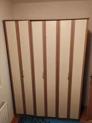 Forma ideale trokrilni garderober