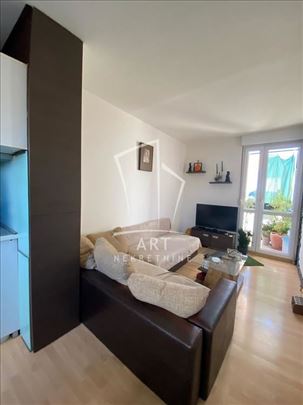 Borča, Centar 3, odličan 2.0 stan ID#11322
