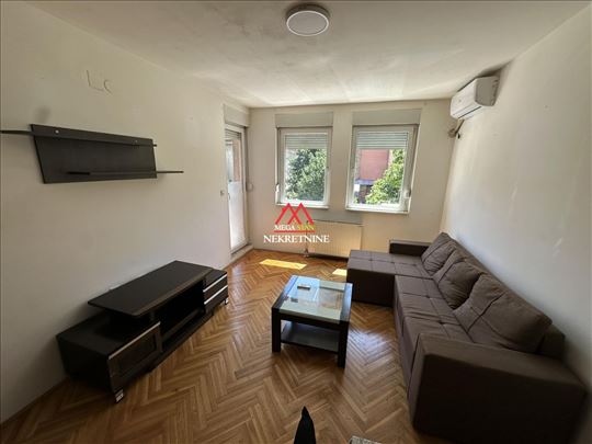 Dvoiposoban stan - 54m2 - Detelinara