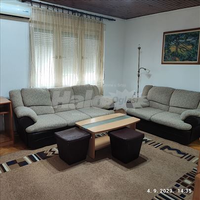 Izdaje se dvosoban stan kod parka Čair