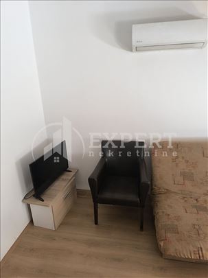 Izdaje se garsonjera u centru Niša, 22m2