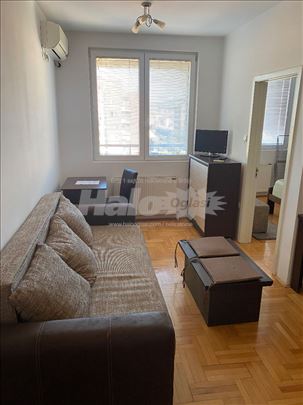 Izdajem stan u centru grada 35m2