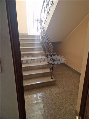 Izdavanje suterena za razne namene Zemun 150m2 