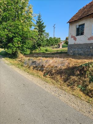 Kuća 65m2 na placu od 8 ARI