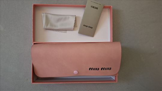 Miu Miu futrola sa kutijom i krpicom, nova