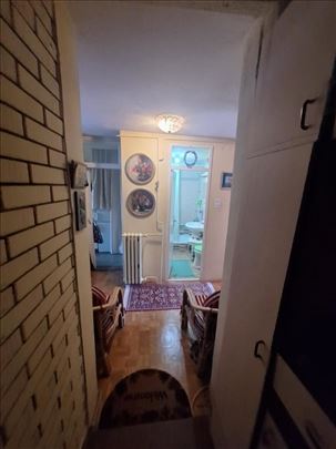 Na prodaju jednoiposoban stan, Novo Naselje, 46m² 