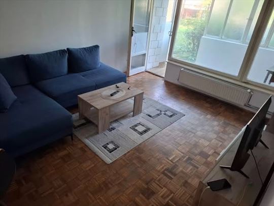 Namesten dvosoban stan na Bubnju
