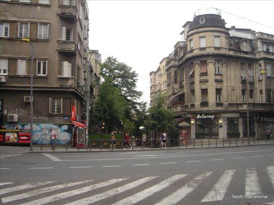 Skadarlija, 3.0, 89(2T), dva ulaza