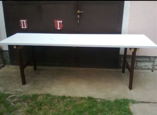 Sto (slavski) i klupe