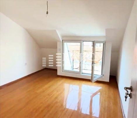 Vračar(Hram Sv.Save)83m2,3.0-luksuzan #4225