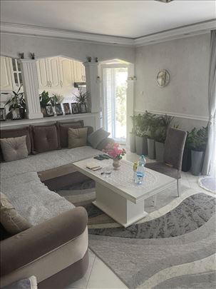 Altina, Stojana Pačova, kuća 335m2, 3.8 ari placa