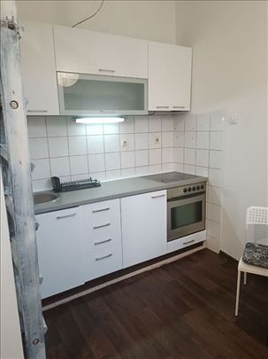 Centar 1.0 B. Jovanović, namešten