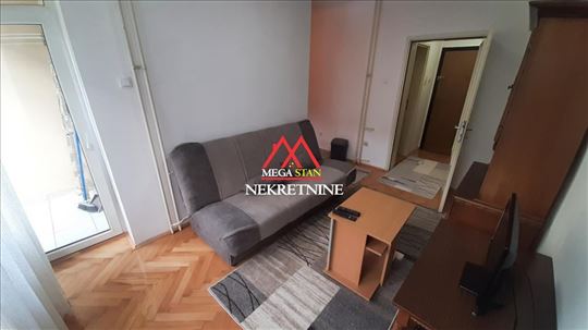 Garsonjera - 26m2 - Sajmište