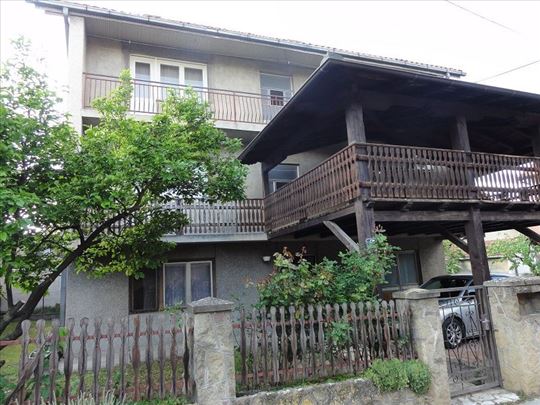 Gornji Milanovac -354m2 na 4,12 ari plac-uknjižena