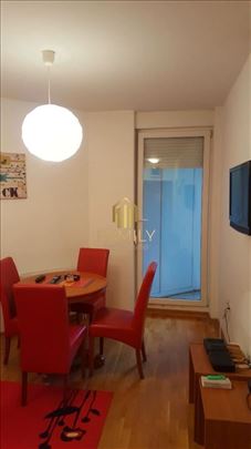 Izdaje se jednoiposoban stan u centru – Železnička