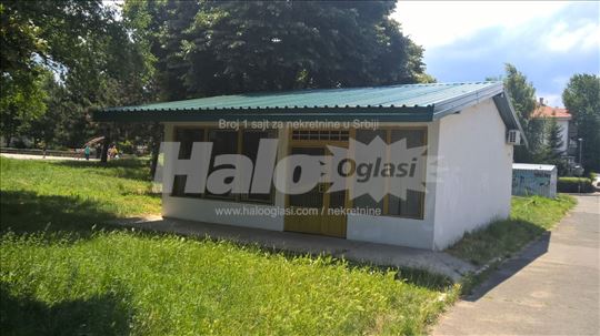 Lokal 75m², dva ulaza, izlog, Zemun – Galenika