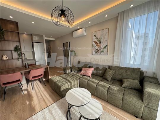Lux 51m, SQUARE 2, Vojvode Stepe