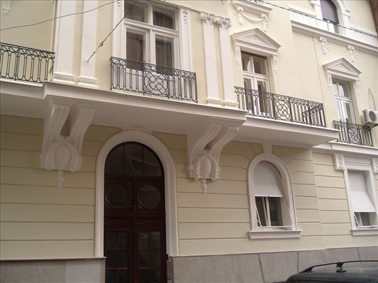 Odlican salonski stan u centru