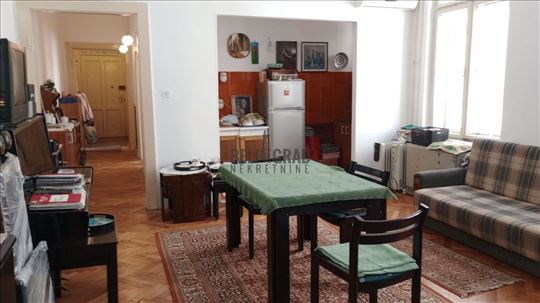 Salonac u strogom centru, odlična investicija