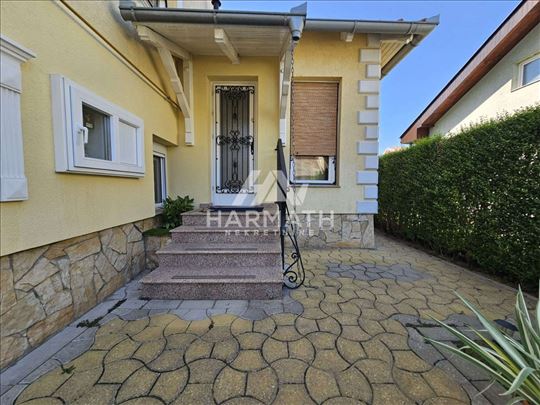 Prodaje se spratna kuća 238m2 u Kertvarošu