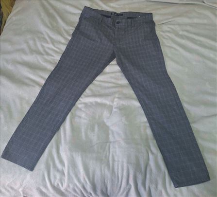 Prodajem pantalone denim supplier super očuvane 