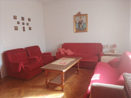 Šid spratnica 150m2 u užem centru HITNO!