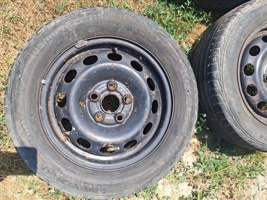 Letnje gume Bаrum 205/60R15+celicne felne 