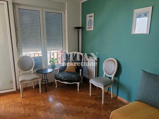 odmah useljiv stan na top lokaciji