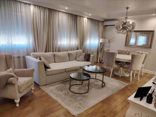 Opremljen LUX duplex u Zemunu