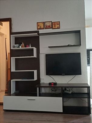 Polovna, očuvana vitrina