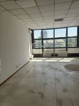 Stari merkator, Palmira Toljatija, 51.45m2 ID#1135
